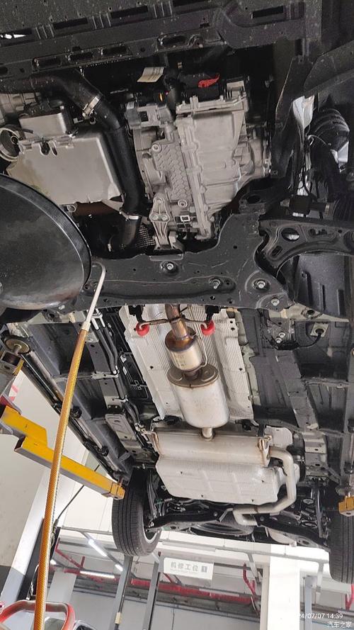 御轩汽车（御轩汽车底盘图片）