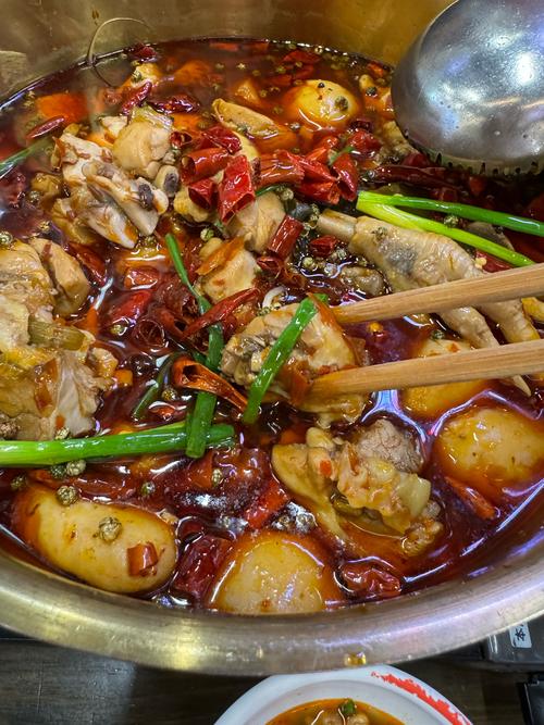 烧鸡公的做法（烧鸡公的做法详细步骤有哪些?适合新手的简单做法推荐）