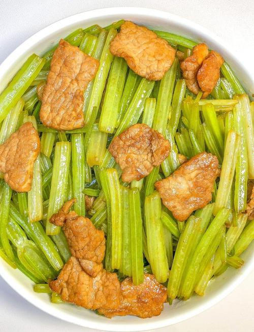 芹菜的做法（家常炒芹菜的做法）