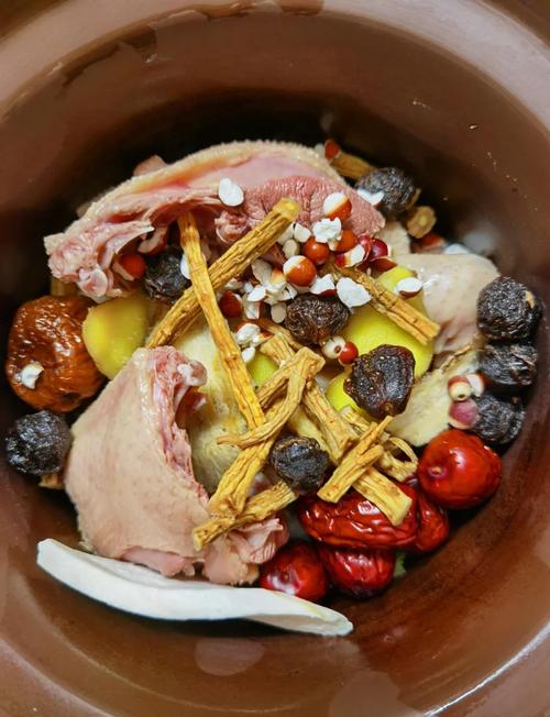 产妇鸽子汤的做法（产妇鸽子汤的做法禁忌）