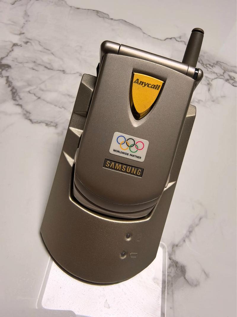 三星翻盖手机大全图片及报价（三星翻盖手机大全图片及报价 2019）