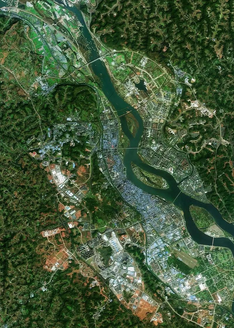 卫星地图高清2015(卫星地图高清村庄地图看到人实时下载)