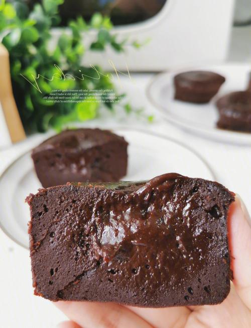 巧克力熔岩蛋糕的做法（巧克力熔岩蛋糕的做法邪修）